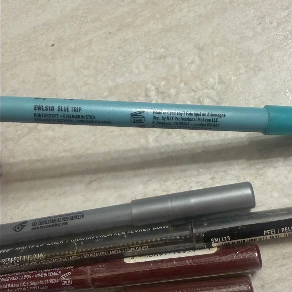 Assorted Eyeliner & Lip Liners - Multi Color Set